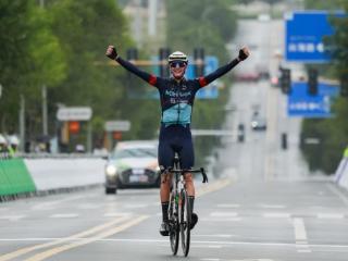 车手单飞40KM雨战登顶！UPVINE静藤助力 MBH 车队环湖赛第五赛段独揽冠军