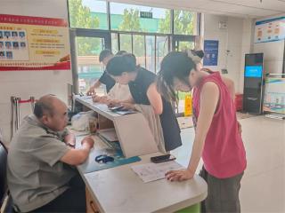 撑起“清凉伞”守护“奔跑者” 无棣县棣丰街道盛夏专项体检情暖新就业群体