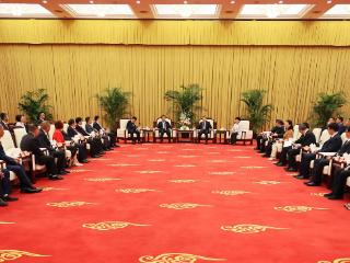 刘捷会见第十一届世界华侨华人社团联谊大会赴浙江参访代表团 王灵桂出席
