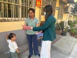 济宁市任城区阜桥街道红星新村社区开展“清理孳生地 防蚊护健康”夏季蚊媒防控专项行动